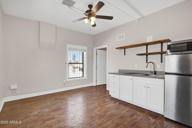 Photo - 5753 W Glendale Ave Unit Apt 202