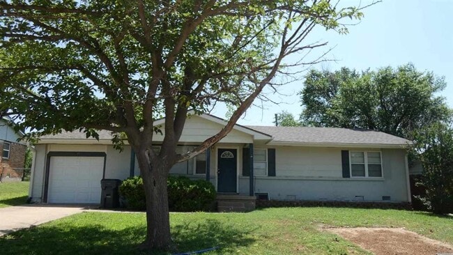 Building Photo - 2205 NW 46th St