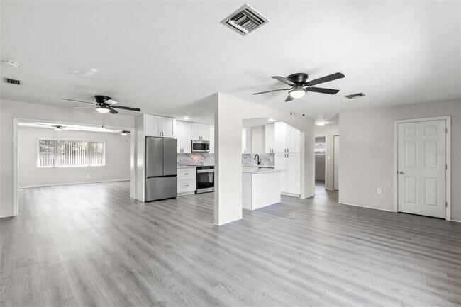Photo - 5546 5th St S