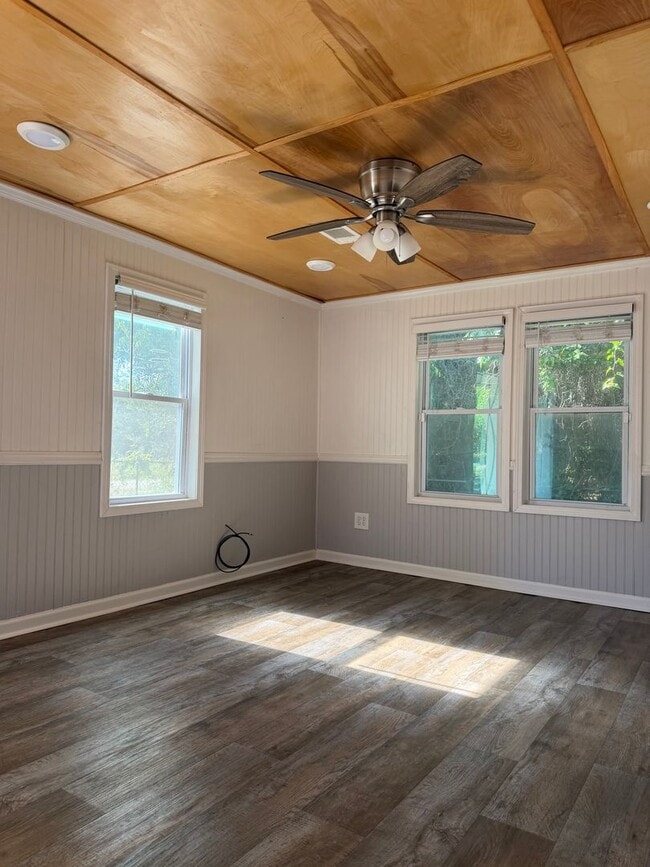 Photo - 159 Circle Dr