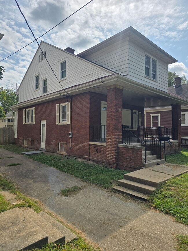 Building Photo - 1616 N Peoria Ave Rental