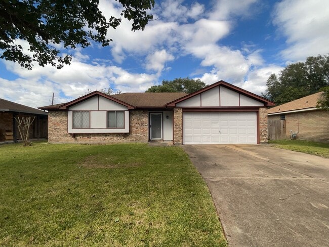 Photo - 320 Avenue F