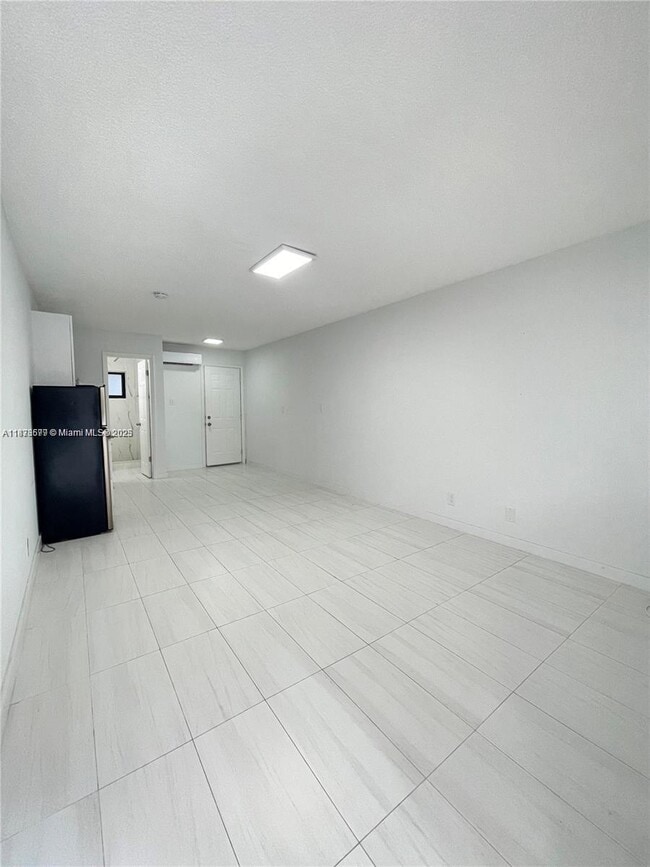 Photo - 2300 SW 18th Terrace Unit 2