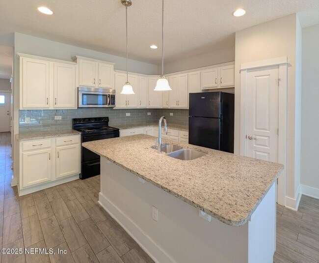 Photo - 115 11th Ave S