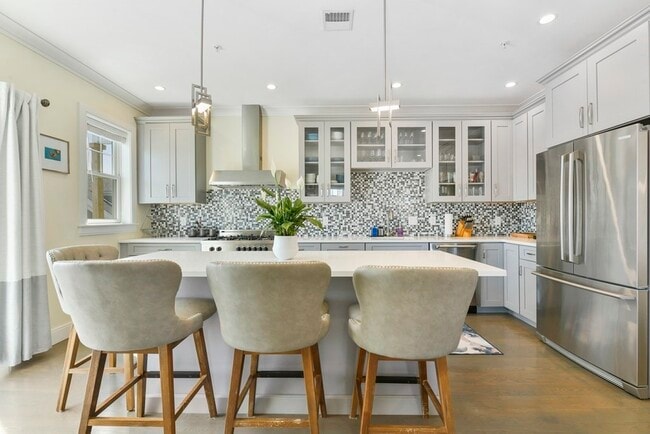 Photo - 224 M St Unit 3