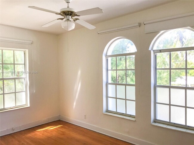 Photo - 700 W 51st St Unit 5