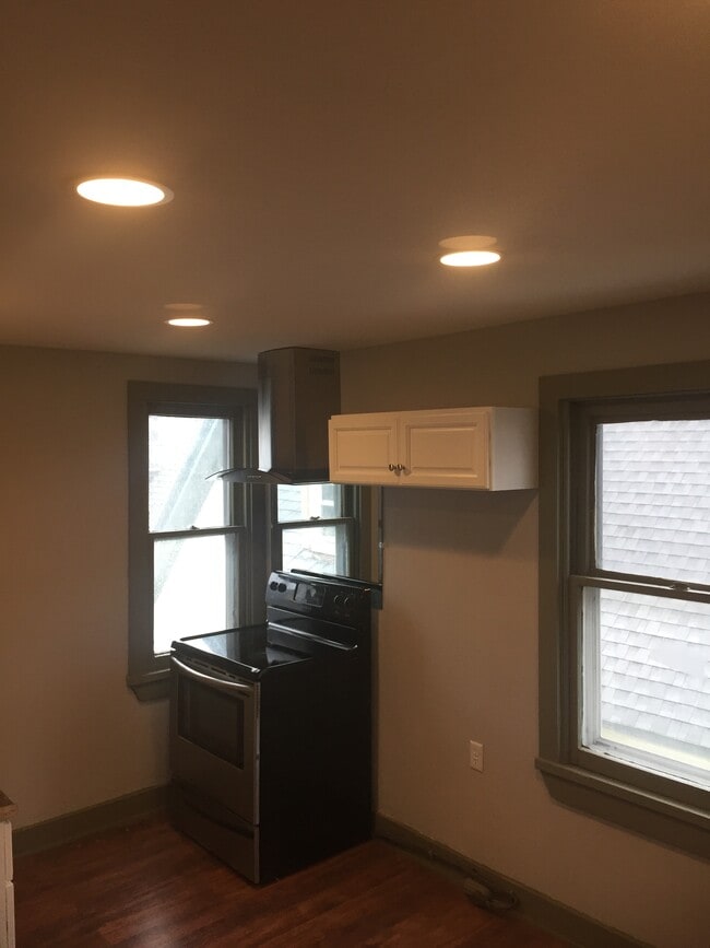 Photo - 82 Sanford St