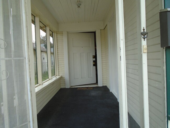 Photo - 1027 H St Unit H Street 1027