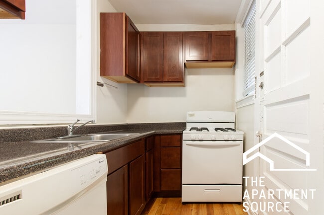 Building Photo - 732 W Roscoe St Unit 1S Rental