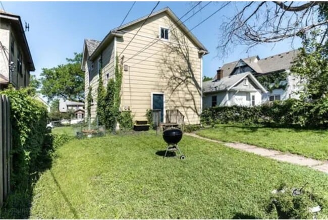 Photo - 627 Pierce St NE Unidad 2