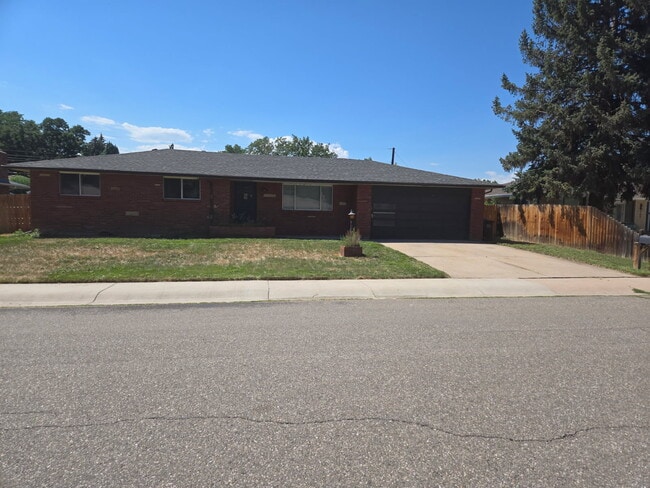 Photo - 2105 N Empire Ave Casa