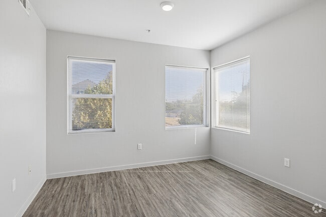 2B 2BR, 2BA - 832SF - Living Room