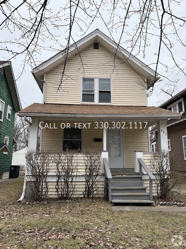 Building Photo - Three bedroom one bathroom home for rent