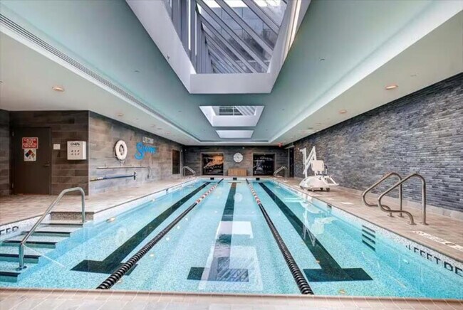 Photo - 605 W 42nd St Unidad SI ID1330732P