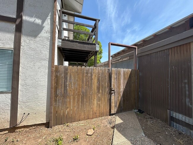 Photo - 1905 Locust St Unit 3