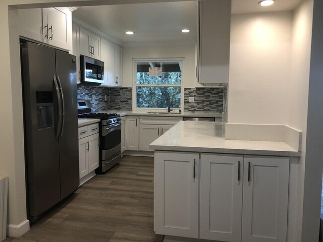 Photo - 31501 Lindero Canyon Rd