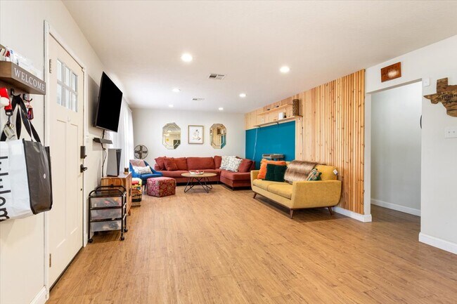 Photo - 3308 NW Atlanta Ave