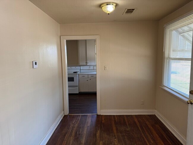 Photo - Nice 2 bedroom 1 bath home near UAMS