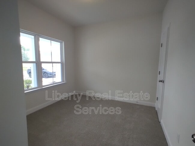 Photo - 584 Grayson Ave