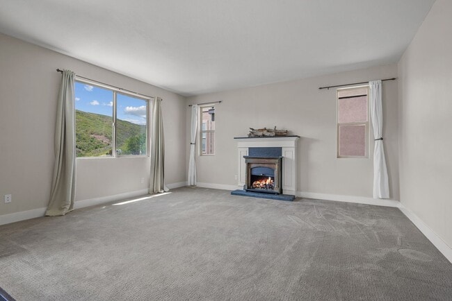 Photo - Beautiful 5 Bed / 3.5 Bath Home for Rent in Draper