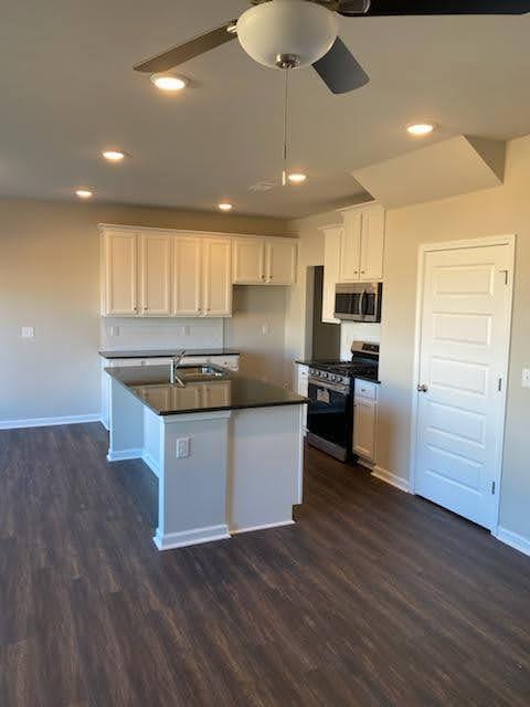 Photo - 200 Broadleaf Way