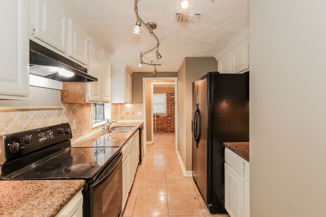 Photo - 8567 Canton Dr