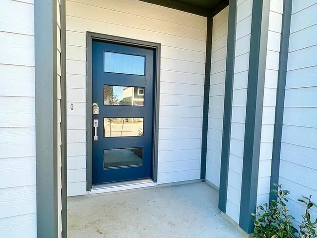 Photo - Open Concept Family Dream Home!