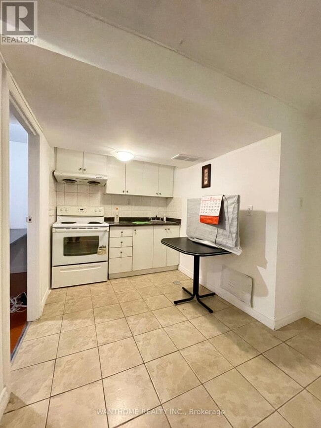 Photo - 82 Maresfield Dr