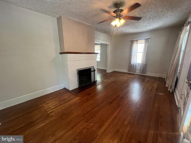 Photo - 813 Marye St