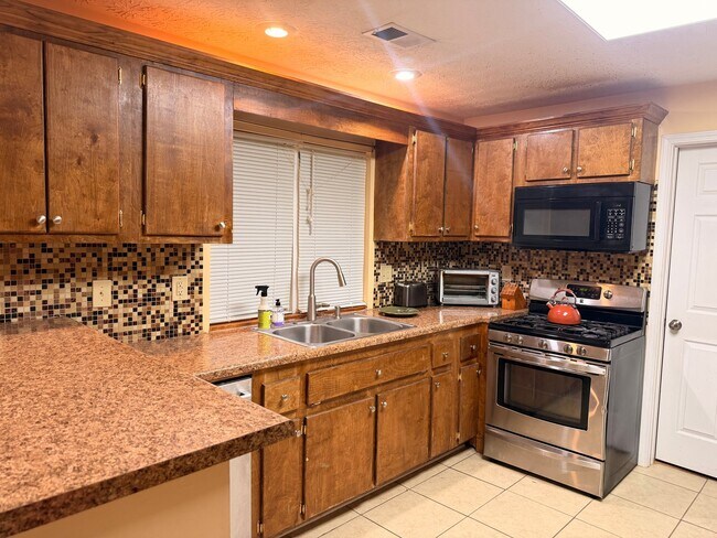 Photo - 3739 Leisure Woods Dr