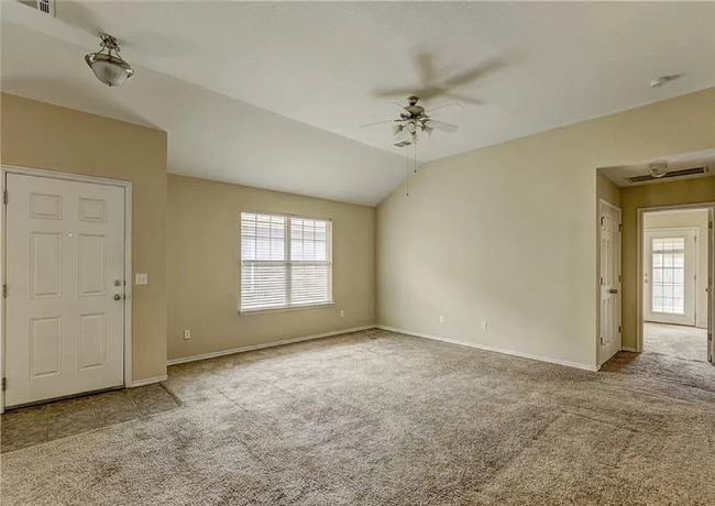 Photo - Gorgeous 3 bedroom 2 Bath and 2 Car Home in the Heart of Yukon