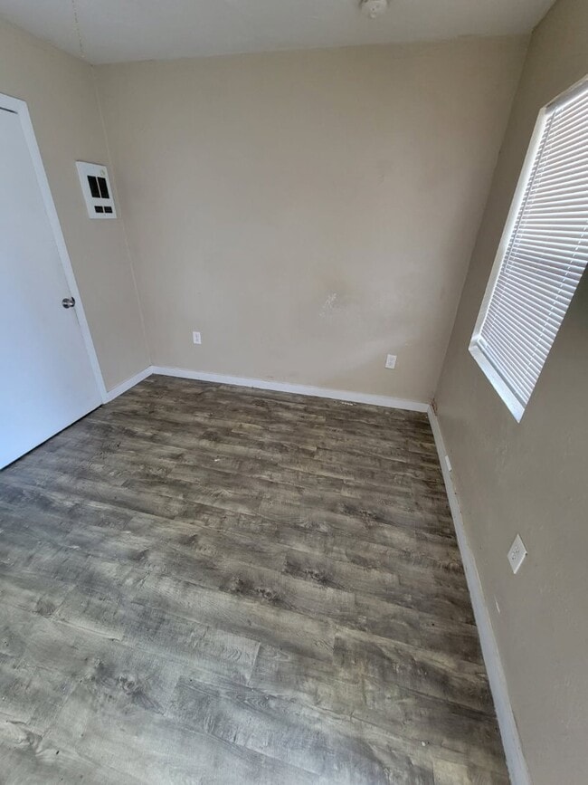 Photo - 713 17th St W Unidad #6
