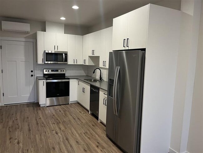 2229 DeJong Dr Unit 2229 DeJong Drive Unit B