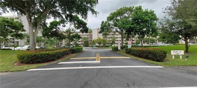 Photo - 2108 S Cypress Bend Dr Unit 207