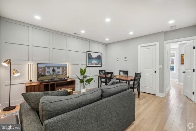 Building Photo - 1404 Holbrook St NE Unit 02 Rental