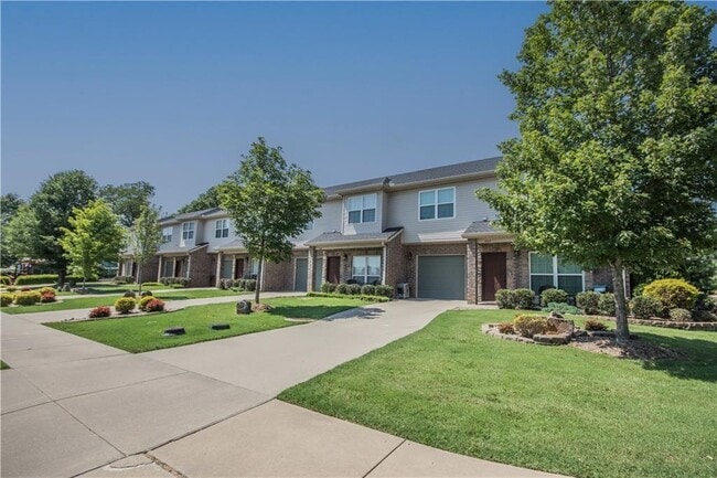 Photo - 610 SW 5th St Townhome