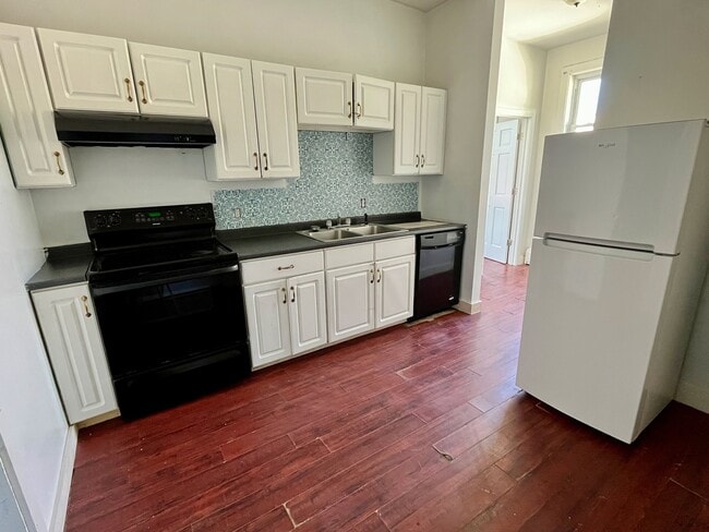 Photo - 342 Main St Unit 2