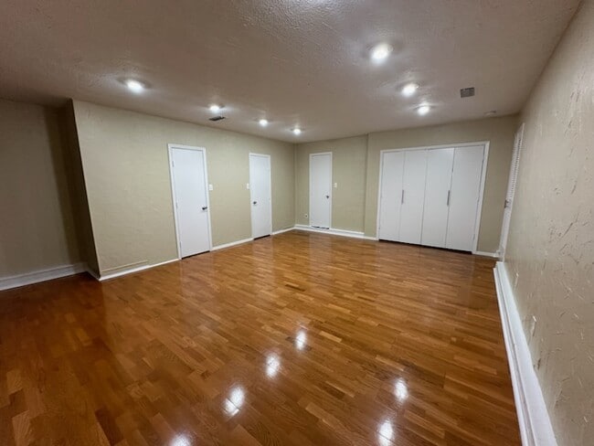 Photo - 2101 Deerfield Dr