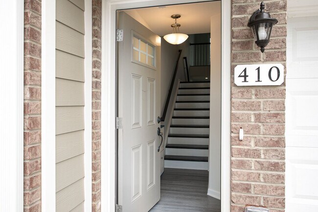 Photo - Beautiful 3 bedroom, 2.5 bath townhome in RTP Available August 15!