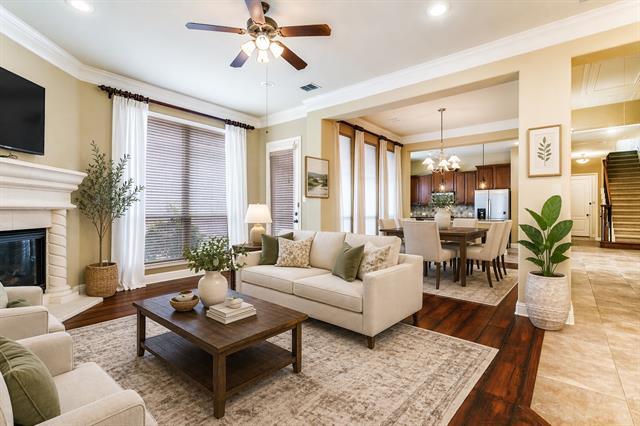 Photo - 224 Wallington Way