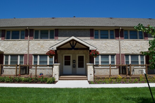 Building Photo - Bay Village Townhomes