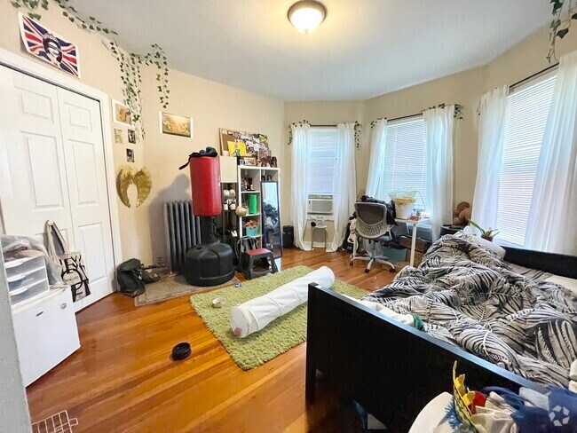 Building Photo - 25 Sudan St Unit 1 Rental