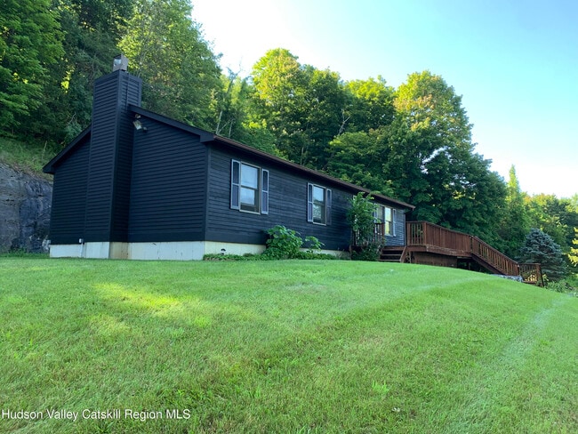 Building Photo - 340 Old Rte 22