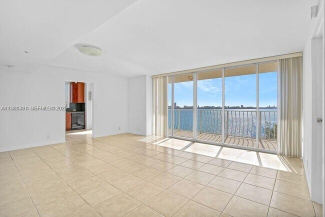 Building Photo - 7601 E Treasure Dr Unit 1020