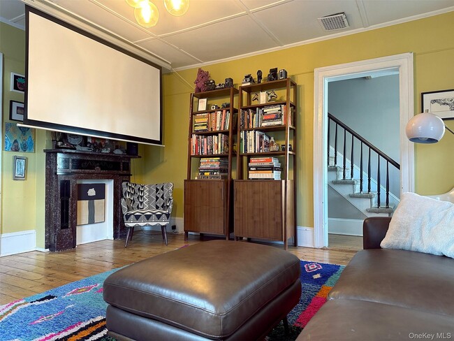 Photo - 369 Verplanck Ave