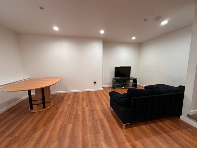 Photo - Large UW Townhome available for 2026-2027 school year!