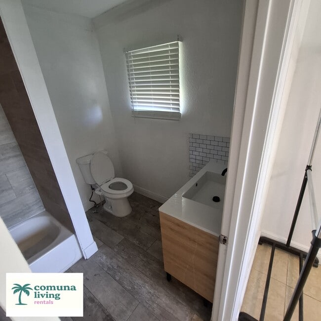 Photo - 1345 NE 5th Terrace