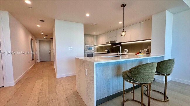 Photo - 9201 E Bay Harbor Dr Unit 504