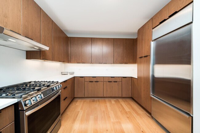 Photo - 1600 S Prairie Ave Unit 1902