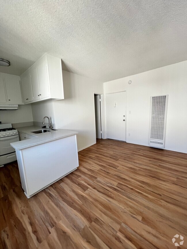 Building Photo - 4039 Marathon St Unit #15 Rental